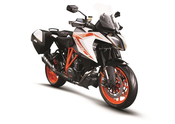 KTM 1290 Super Duke GT MY19 Orange CASE.jpg