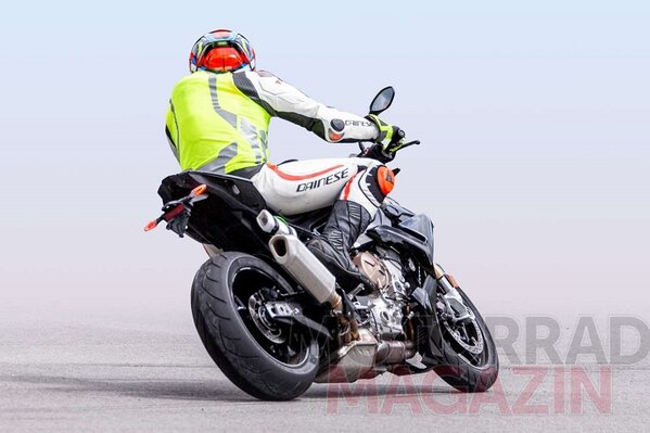 BMW_S1000_R_006_MotorradmagazinAT.jpg