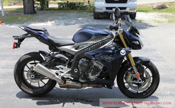 2014-BMW-S1000R-Demo-3.jpg