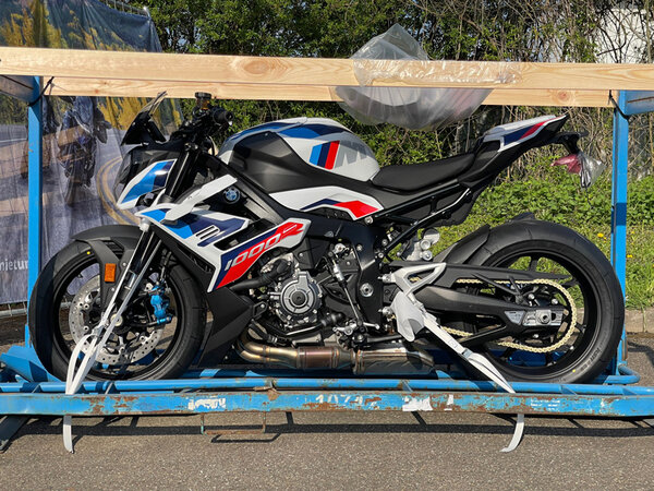 M1000r.jpg