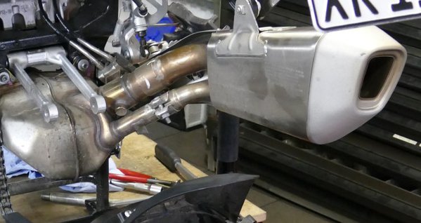 s1000xr_ESD_Anschluss.jpg