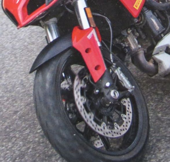 Schutzblech_vorn_Bsp_schw-rot_klein.jpg